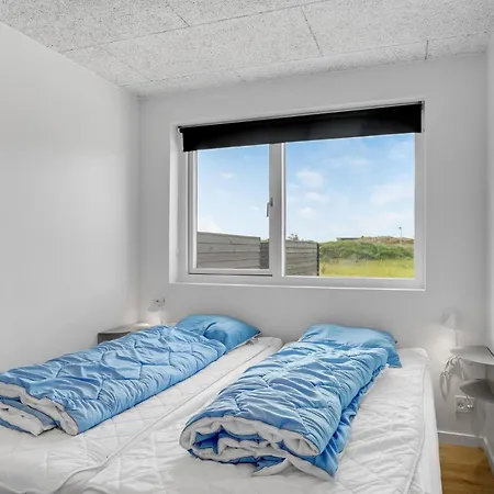 Beautiful In With Private Swimming Pool, Be Inside Or Outside